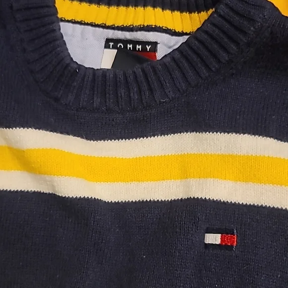 2 TOMMY HILFIGER BOYS SWEATER BUNDLE LOT - Picture 3 of 3